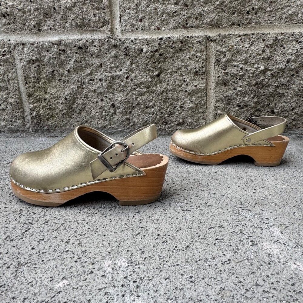 HANNA ANDERSSON Gold Slingback Wooden Clogs Girls 11.5 29 Metallic Leather Clog - Picture 4 of 10